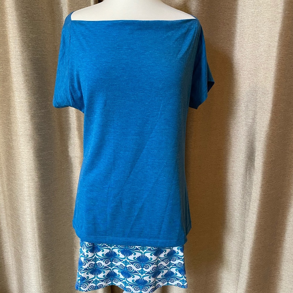 Skirt and top sold as a set.